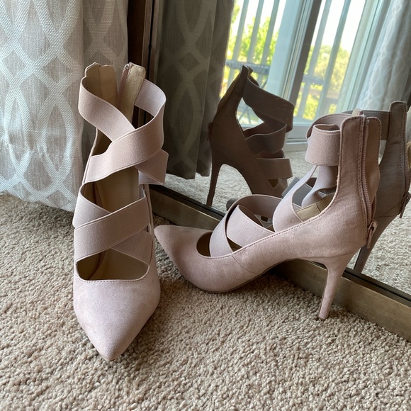 Heels - Picture 2 of 4